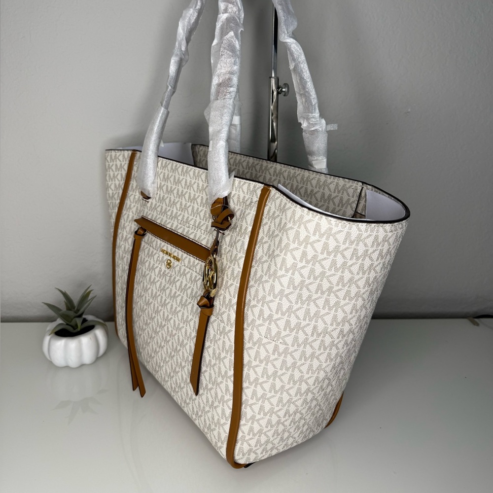 ‼️ Michael Kors Carine Medium Tote Bag NWT including DUST BAG! - Picture 7 of 11